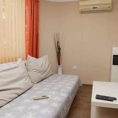 Apartment Top Center, Quiet, Independant