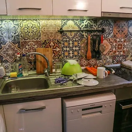 Top Center, Quiet, Independant Apartment Burgas City